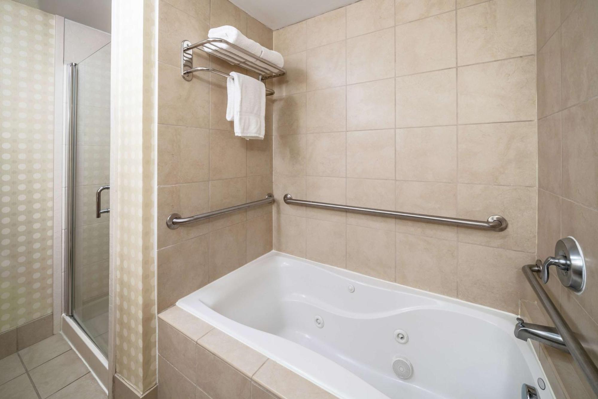 Hilton Garden Inn Morgantown Buitenkant foto
